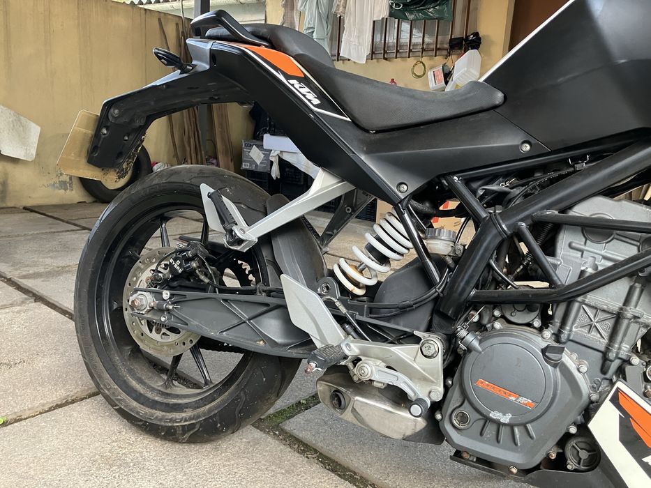 KTM DUKE. 125. DE 2013
