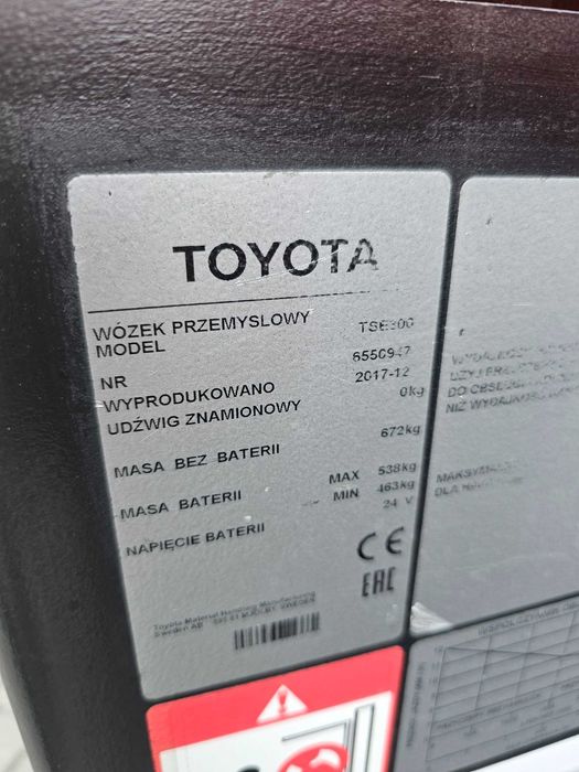 Ciągnik przemysłowy traktor elektryczny magazynowy r2017 TOYOTA TSE300