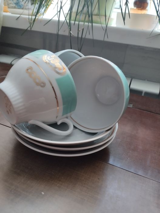 Набір антикварних чашок