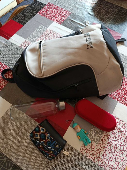 Dou mochila e bolsas