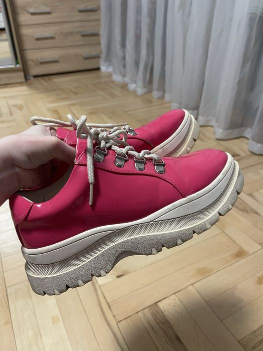 Рожеві кросівки cropp 38 кроси