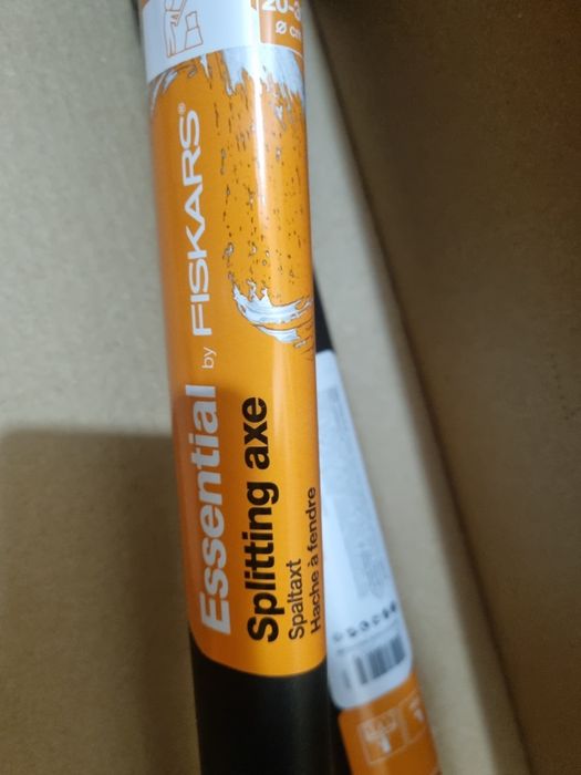 Fiskars siekiera nowa