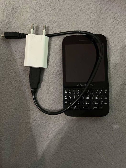 Telefon Black Berry.