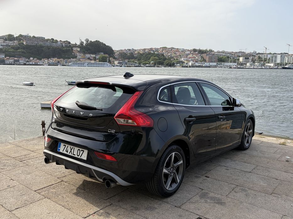 Volvo v40 D2 R Design