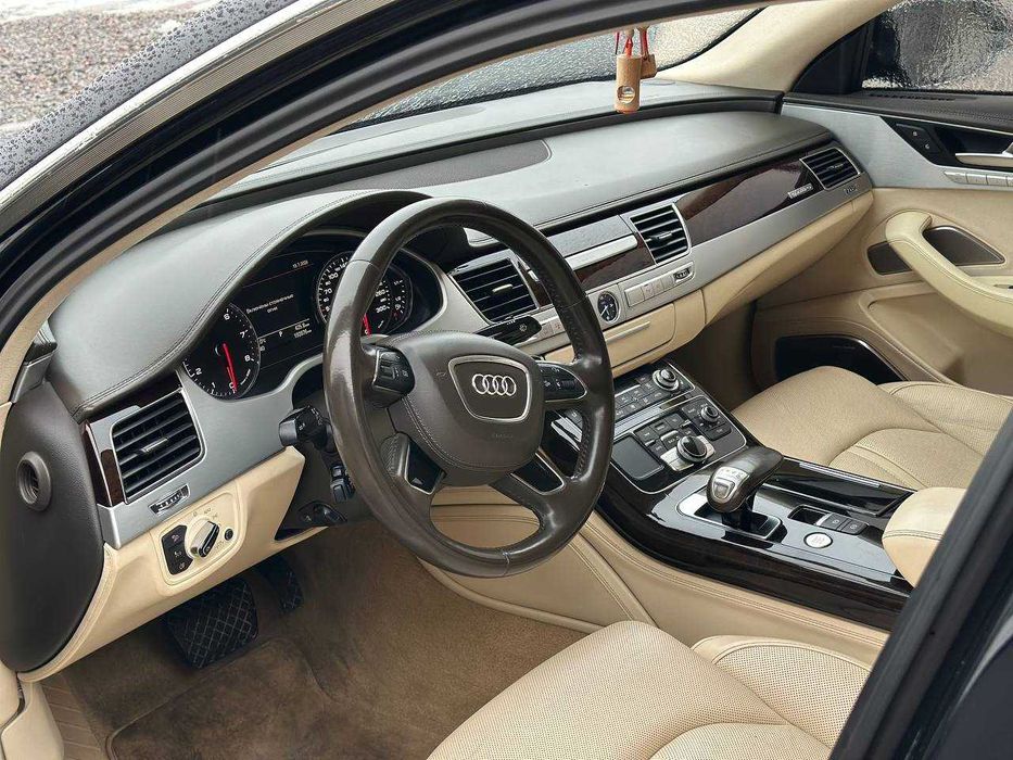Audi A8 L  2012 6.3 бензин  Quattro