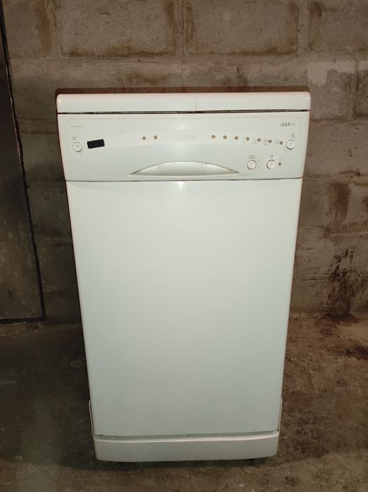 Посудомийна машинка Candy CSF 4590