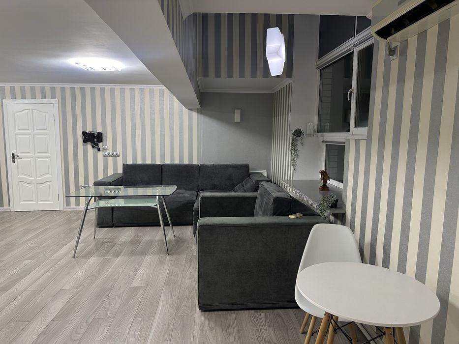 Оренда 3к квартири на вул. Ахматової 5