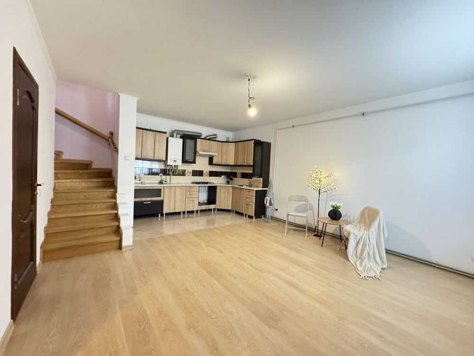 КОТЕДЖ з ремонтом!!! Виставка.