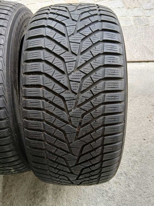 4 Pneus 245/45R17 Michelin e Yokohama