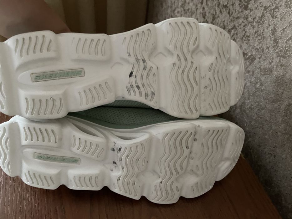Жіночі кросівки Skechers (41 роз