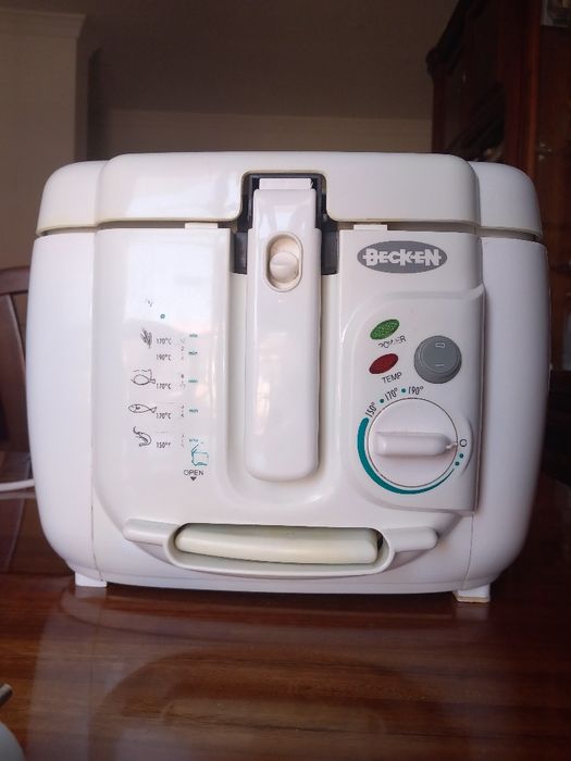 Fritadeira eletrica Becken HY518