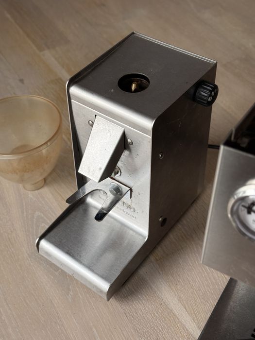 Ekspres do kawy Ascaso Uno 3 i młynek I-1 steel kolbowy uszkodzony