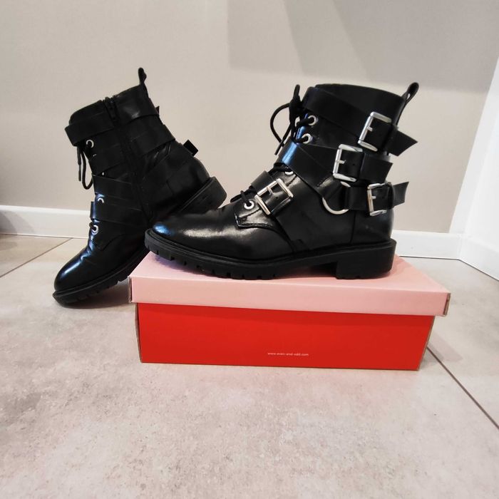 Buty sznurowane czarne workery z klamrami sznurowane 39 Even&Odd