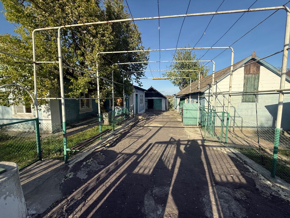 Продам будинок в районі школи Малодолинське