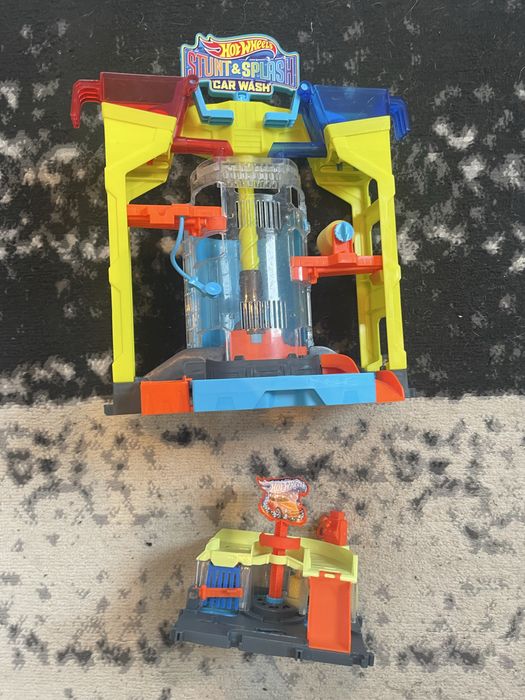 Hot Wheels myjnie samochodowe duża i mała