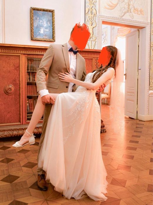 Przepiękna efektowna suknia ślubna rozcięcie brokat tiul