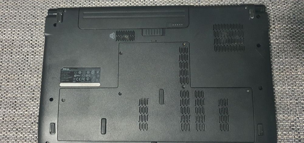 Dell studio 1749 Intel i5 4GB RAM SSD 250GB