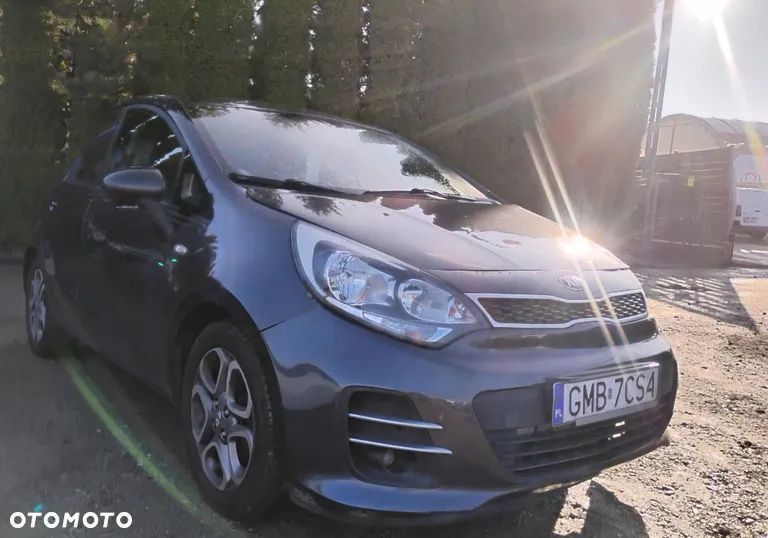 Kia Rio 2015r, 1.1 DIESEL. Lekko uszkodzony lewy przód. Jeździ.