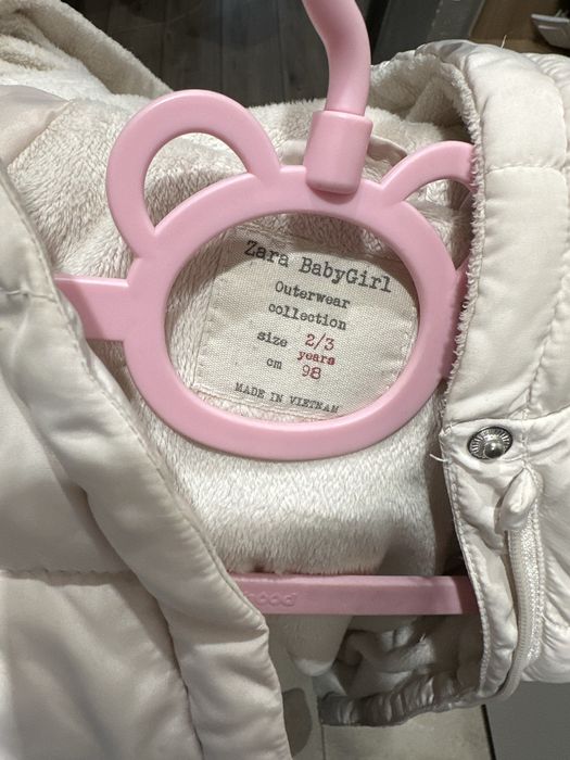 Куртка Zara 98 в гарному стані