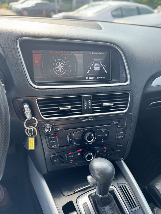 Audi Q5 2010 VIN WAUZZZ8R2BA020149 фото оголошення 12 з 24