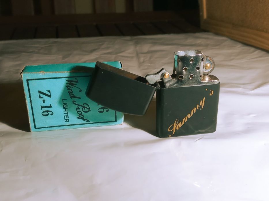 Isqueiro antigo tipo Zippo