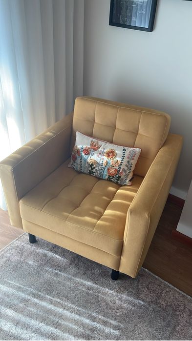 Sofa / cadeirao amarelo
