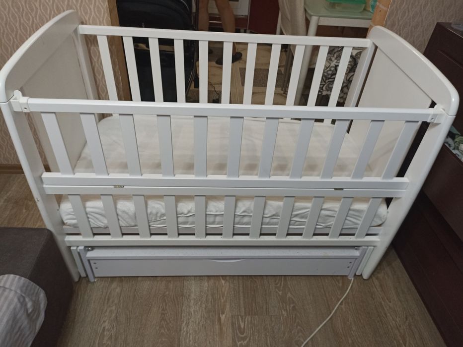 Продам детскую кроватку