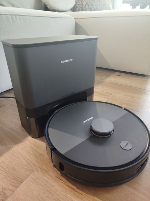 Robot sprzątający silvercrest ze stacją opróżniającą .fabrycznie nowy.
