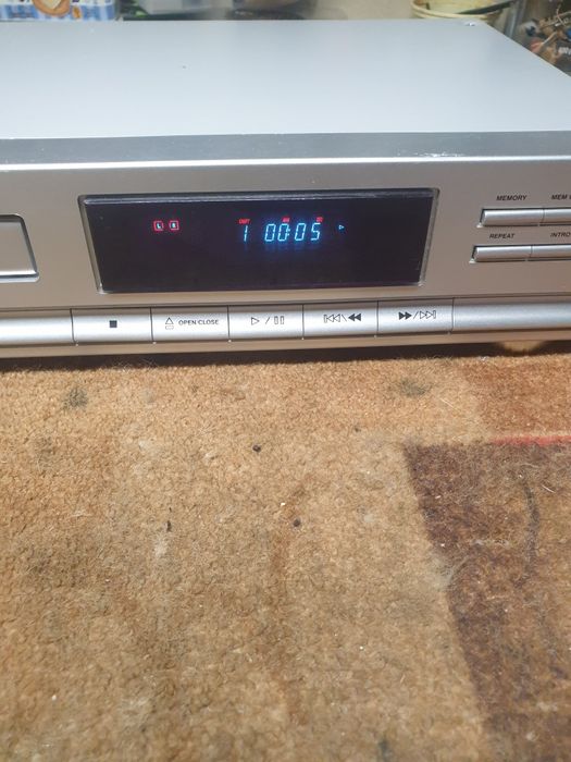 X4-TECH  Odtwarzacz cd