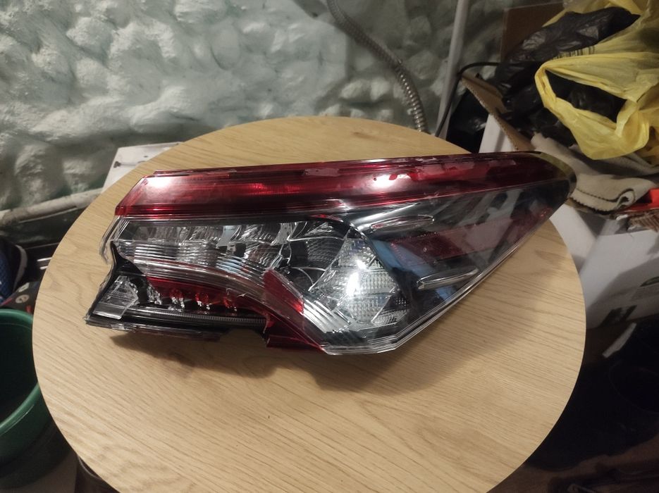 Задній правий ліхтар оригінал Toyota Camry 70 2022