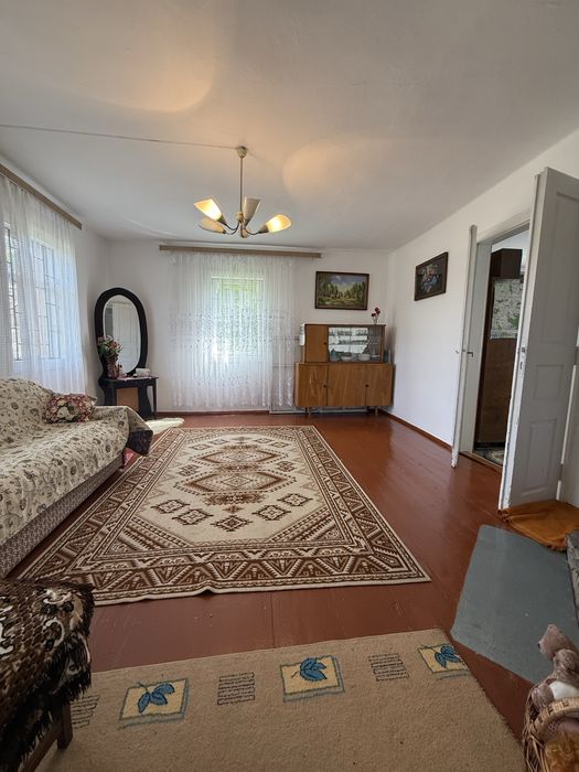 Будинок з просторою територією|с.Іваниничі