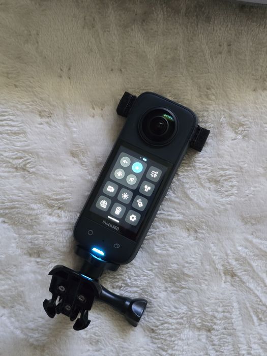 Câmara Insta 360 X3