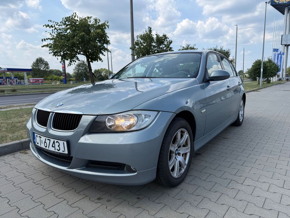 BMW E90 318i benzyna
