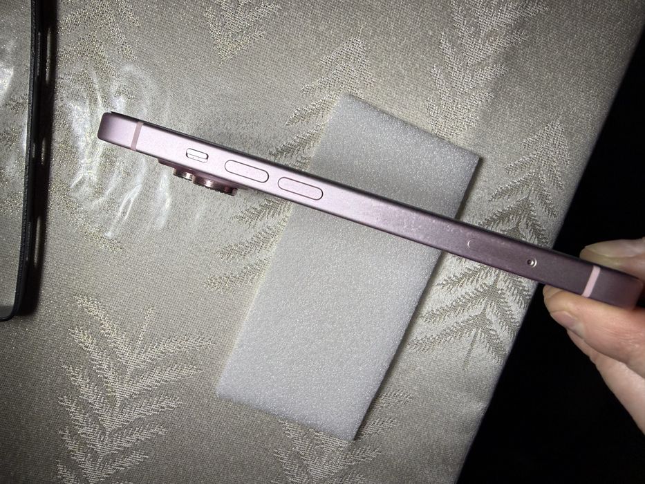 Айфон 15 в ідеальному стані