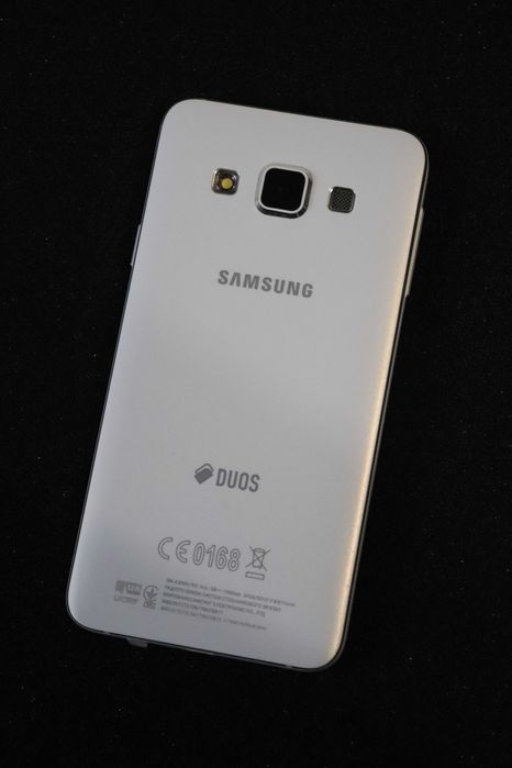 Смартфон Samsung Galaxy A3 A300H (Pearl White)