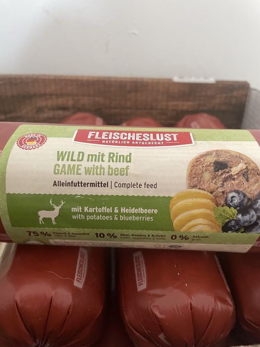 Karma dla psa Meatlove Game with Beef 10x800 g 8 kg