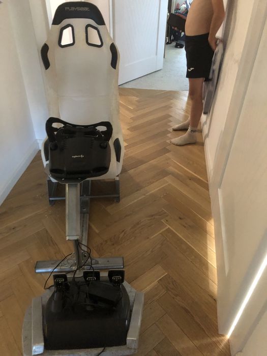Stelaż do simracingu + logitech g29