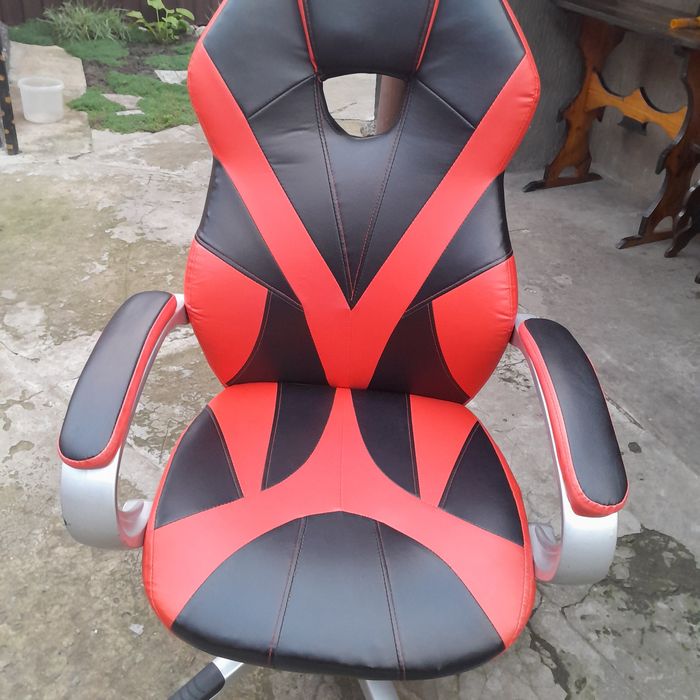 Продаю геймерське крісло