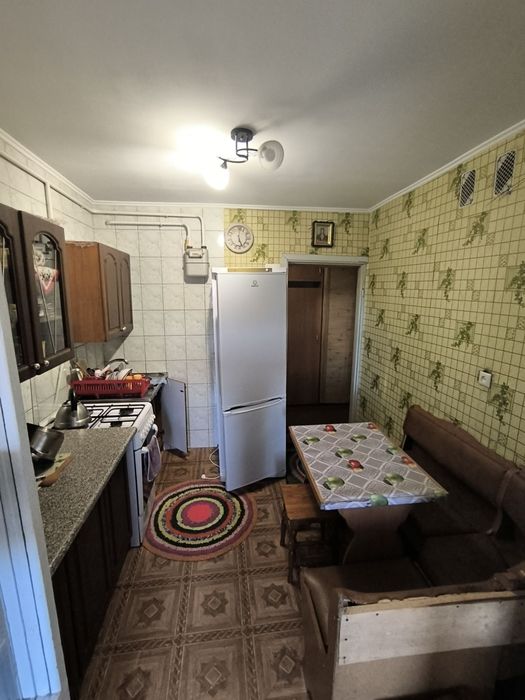 Продається 2-х кімнатна квартира в смт.Люблинець