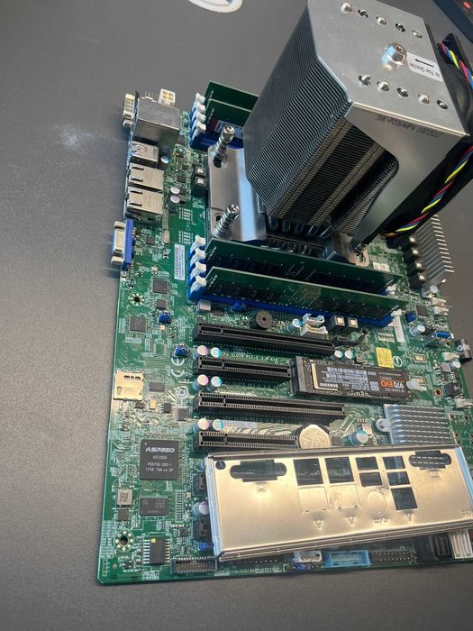 AMD EPYC 7251 + Motherboard SuperMicro H11SSL-NC + 64GB DDR4 2400 ECC RDIMM + Cooler 4U