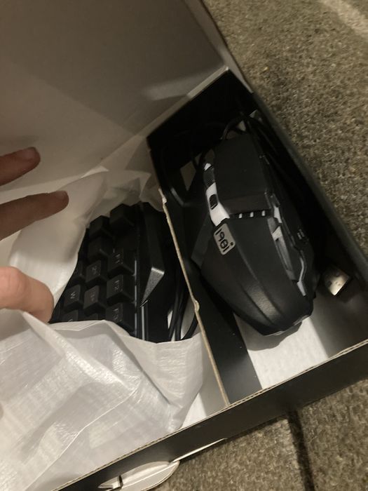 Продаю клавіатуру,мишку та адаптер(USB,блютуз)