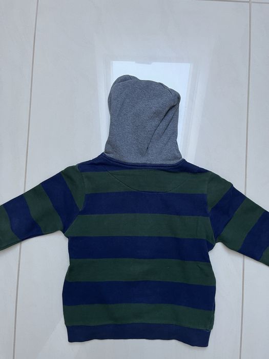 Bluza z kapturem r. 128 hiszpańska Nukutavake