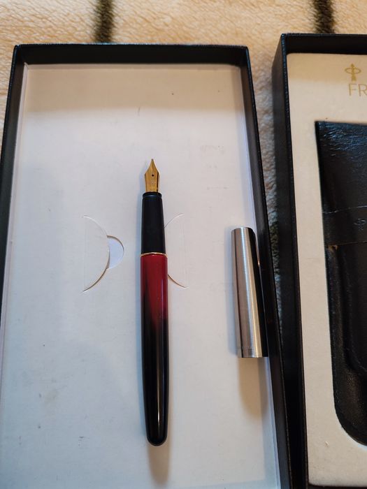 Продам ручку Parker Frontier