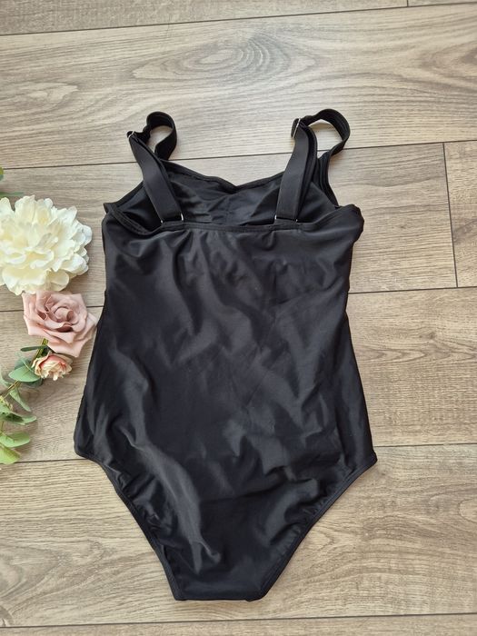 Sportowy jednoczęściowy strój M