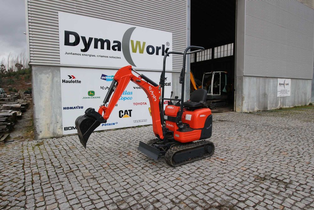 Kubota Minigiratória Rastos Versátil K08-5