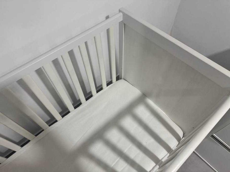 Berço IKEA Sundvik + colchão + extras
