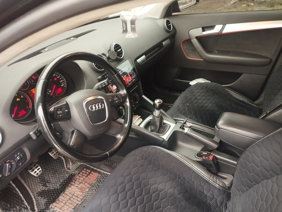 Продам audi a3 8p 2008 год 1.4  турбонаддувом шестиступка механика