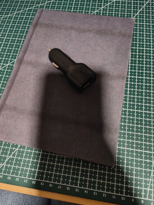 Ładowarka samochodowa USB