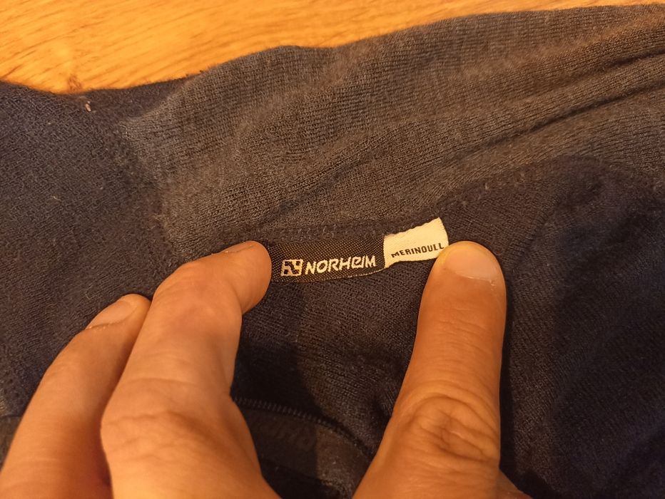 Granatowa bluza 100% merino ze stójka