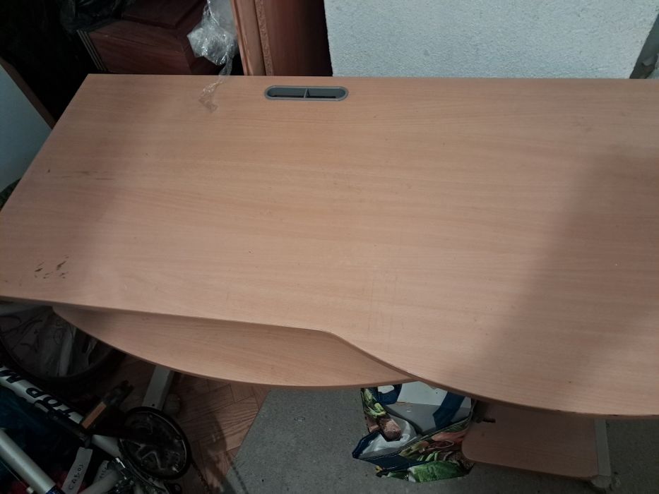 Secretária para desocupar